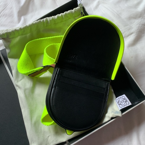 Loewe smiley heel crossbody handbag - Picture 3 of 3